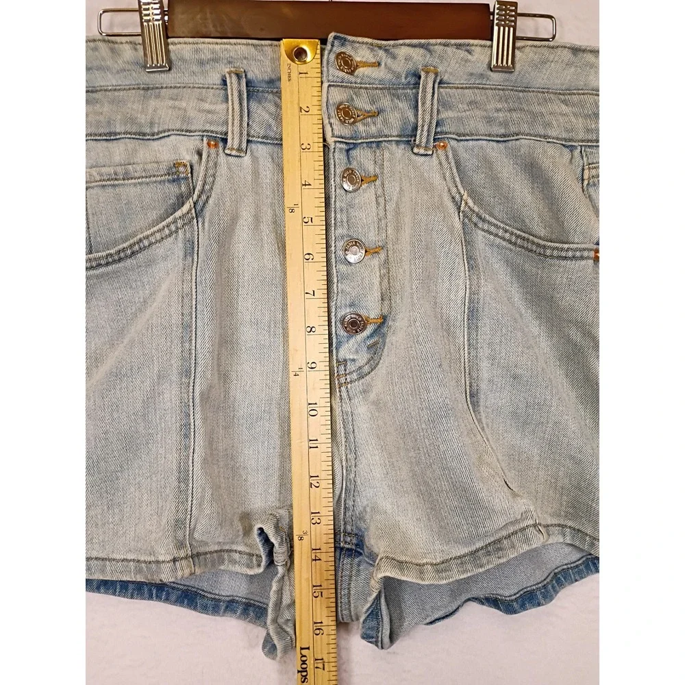 Retro Wild Fable Women 12 Light Wash High Rise Button Fly Seam Denim Shorts